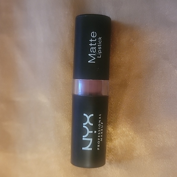 NEW Bundle of Products, Mini and Full Size - Lottie London, Benefit, NYX, Eleman - Picture 5 of 11